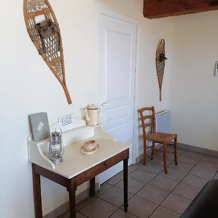 Les Du Clos بيت للعطل La Tour-dʼAuvergne