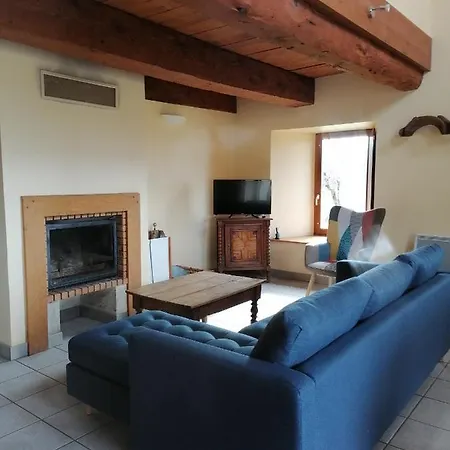 Les Du Clos بيت للعطل *